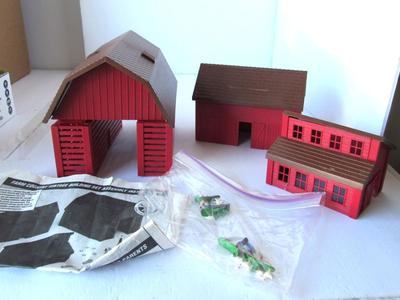 Nice Older Hard Plastic Ertl Farm Set