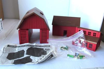 Nice Older Hard Plastic Ertl Farm Set
