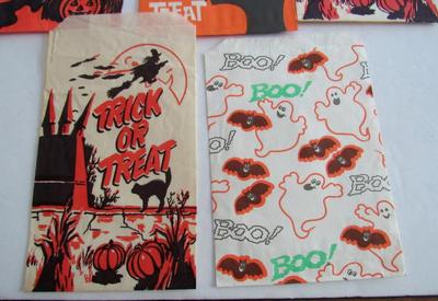 Vintage Halloween Small Paper Treat Bags