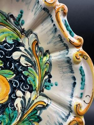 Signed VTG Sicilian CALTAGIRONE Hand Painted Pottery Dish