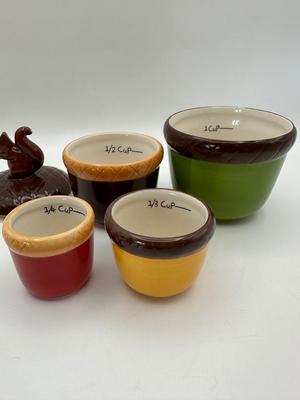 Pier 1 Ceramic Acorn Nesting Measuring Cup Set Green/Brown Squirrel Top