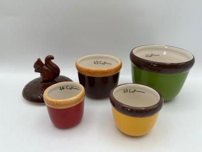 Pier 1 Ceramic Acorn Nesting Measuring Cup Set Green/Brown Squirrel Top
