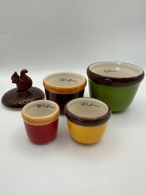 Pier 1 Ceramic Acorn Nesting Measuring Cup Set Green/Brown Squirrel Top