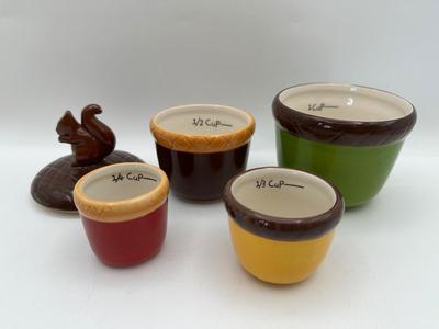 Pier 1 Ceramic Acorn Nesting Measuring Cup Set Green/Brown Squirrel Top