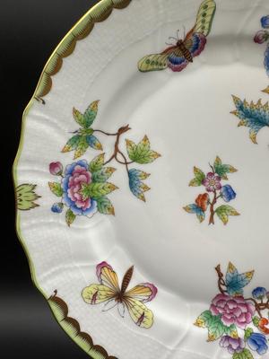 HEREND Hungary, Queen Victoria Hand Painted Dinner Plate