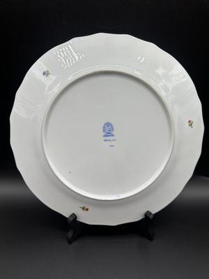 HEREND Hungary, Queen Victoria Hand Painted Dinner Plate