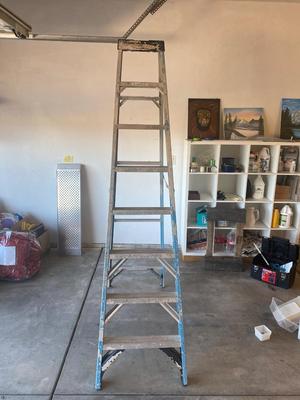 WERNER 8’ FIBERGLASS LADDER