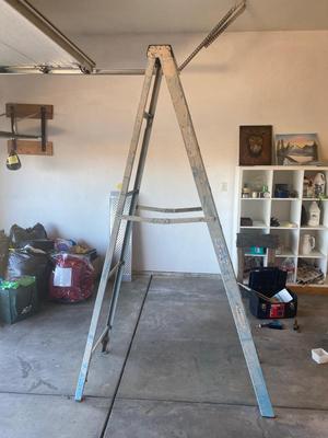 WERNER 8’ FIBERGLASS LADDER