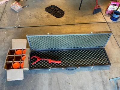 HEAVY DUTY GUN CASE, CLAY PIGEONS/SKEET THROWER