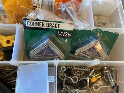 LARGE LOT OF MISCELLANEOUS HOUSEHOLD HARDWARE