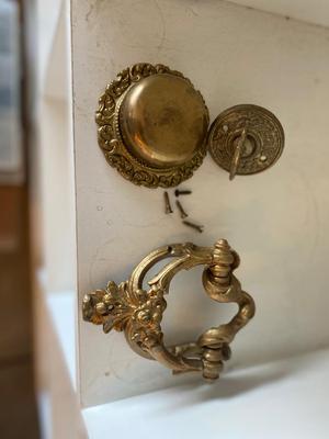 VINTAGE BRASS DOORBELL AND DOOR KNOCKER