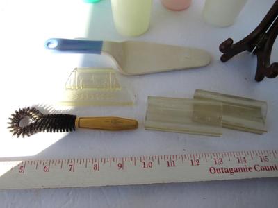 Older Retro Kitchenware Lot