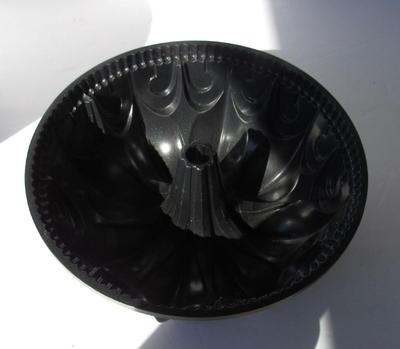Decorative Nordic Ware Mold, Good Quality