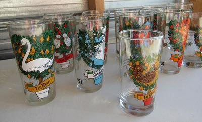 Older 12 Days of Christmas Glass Tumblers, Read Description