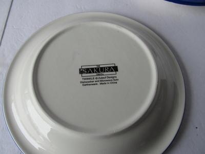 Nice 4 Pc Set Snowman Plates in Matching Tin, Sakura