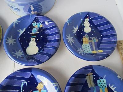 Nice 4 Pc Set Snowman Plates in Matching Tin, Sakura