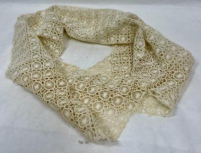 Lot 1 Vintage Crocheted or Tatted Handmade Table Runner Country Cottage Decor