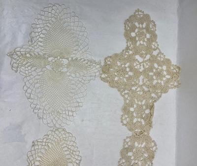 Lot 9 - Vintage Crocheted or Tatted Handmade Table Runner Country Cottage Decor