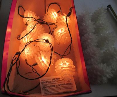 String of Novelty Decorative Pinecone Christmas Tree Lights