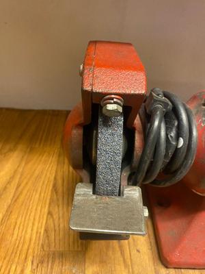 INGERSOL-RAND BENCH GRINDER MODEL 65-700B
