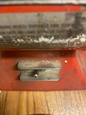 INGERSOL-RAND BENCH GRINDER MODEL 65-700B