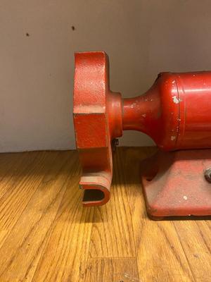 INGERSOL-RAND BENCH GRINDER MODEL 65-700B