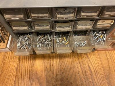 BUNCHES AND BUNCHES OF HANDY HARDWARE/FASTENERS