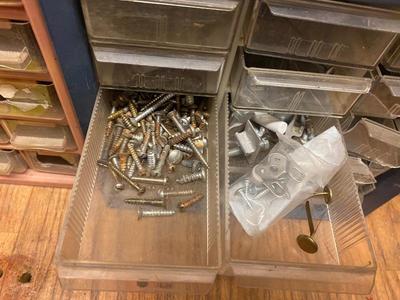 BUNCHES AND BUNCHES OF HANDY HARDWARE/FASTENERS