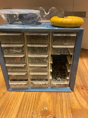 BUNCHES AND BUNCHES OF HANDY HARDWARE/FASTENERS