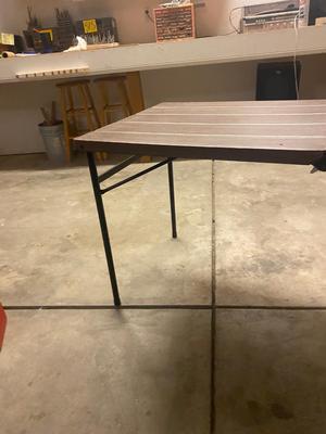 VINTAGE FLOOR LAMP, FOLDING TABLE & SIGN FOR KARATE PARKING/WAY