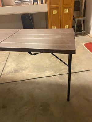 VINTAGE FLOOR LAMP, FOLDING TABLE & SIGN FOR KARATE PARKING/WAY