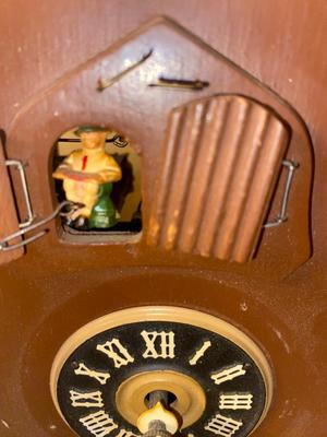 HUGE LOT OF COOKOO CLOCKS FOR PARTS OR REPAIR