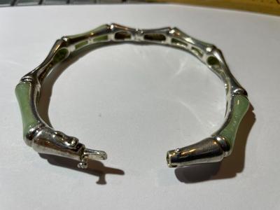 Vintage Sterling Silver Jade/Jadeite Panel Hinged Bangle Bracelet for a Size 8" Wrist in Good Preowned Condition.
