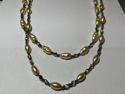 Vintage Double Strand 28" Faux Freshwater Pearls & Aurora Borealis Style Beads Fashion Necklace in VG Preowned Condition.