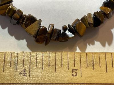 Vintage Tiger's Eye 34" Chip Bead Fashion Necklace in Very Good Preowned Condition as Pictured.