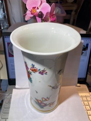 Vintage Lenox Saxony Porcelain Vase 11" Tall Commemorating the Smithsonian Institution in Good Preowned Condition.