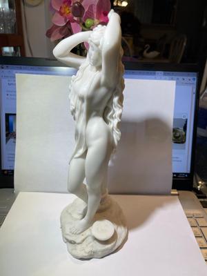 Vintage Veronese Design 11" Women Statue w/Pedestal in Good Preowned Condition.