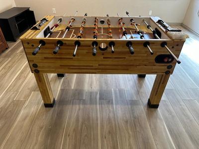 FULL SIZE FOOSBALL TABLE WITH EXTRA BALLS