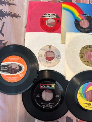 NEIL DIAMOND, THE EAGLES AND MORE ON VINYL 45's