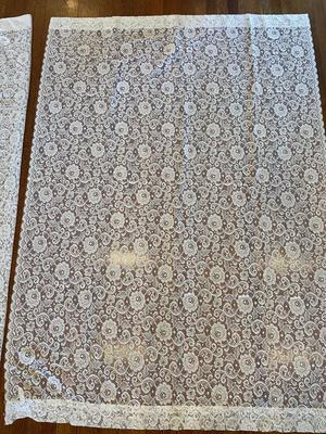 Eight Vintage Lace Curtains (8)