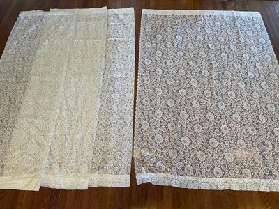 Eight Vintage Lace Curtains (8)