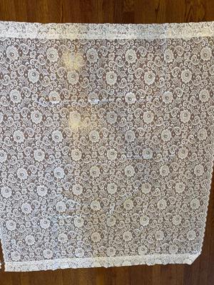Eight Vintage Lace Curtains (8)
