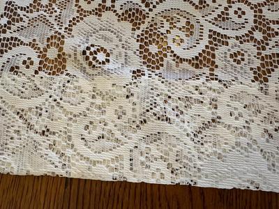 Eight Vintage Lace Curtains (8)