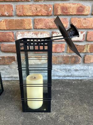 Pair of Black Lanterns