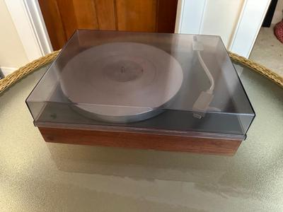 Vintage AR Turntable (see description)