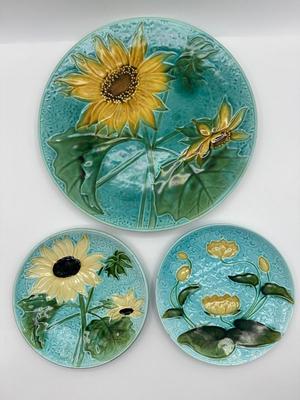 MAJOLICA Stamped Three Plates