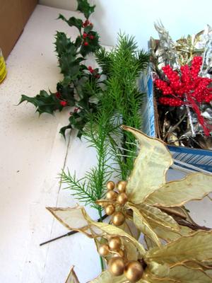 Lot of Plastic Decorative Florals