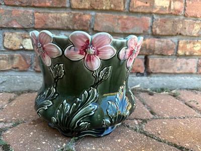 VIintage 8" MAJOLICA Stamped WESSEL BUNN Plant Pot
