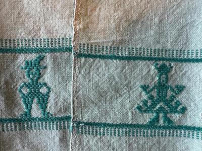 Vintage Embroidery Table Runners, Napkins, etc.