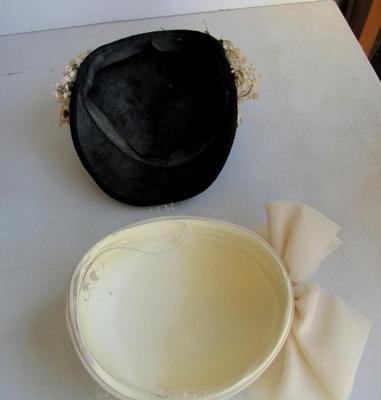 Nice Vintage Ladies Hats